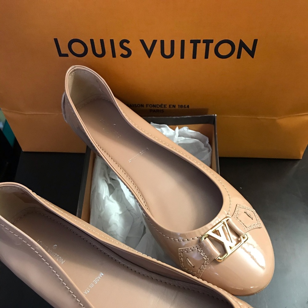 Brand new brand LV women loafers in blush color